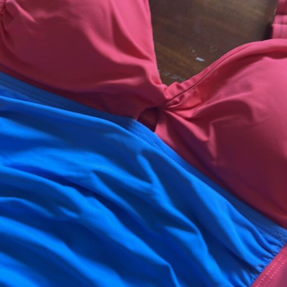 La blanca color block twist one piece swimsuit - Picture 2 of 4